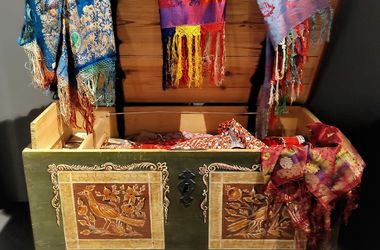 Expozice JJ - pestré krojové šátky
